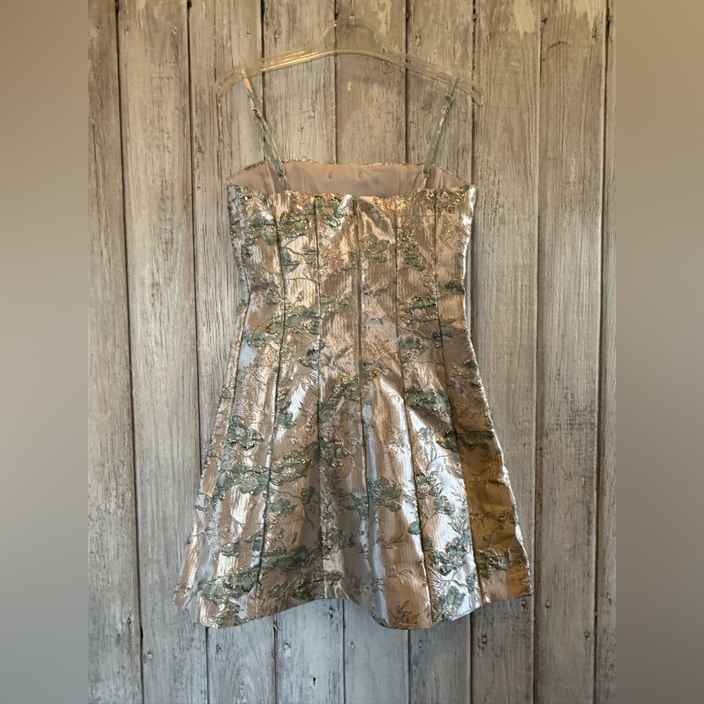 Violet Weekend Straps Floral Jacquard Dress in Champagne and Green - Picture 5 of 7